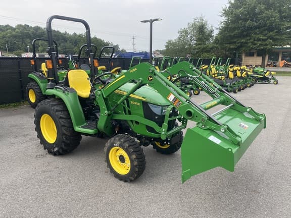 Image of John Deere 3025E equipment image 2