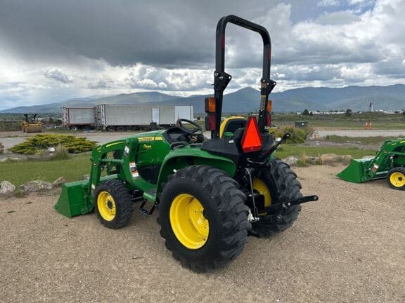 Image of John Deere 3025E equipment image 2