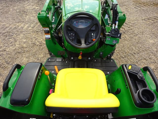 Image of John Deere 3025E equipment image 3
