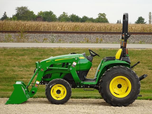 Image of John Deere 3025E equipment image 1