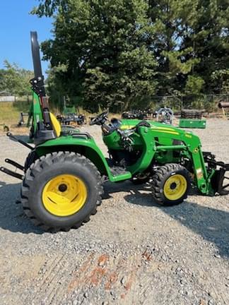 Image of John Deere 3032E equipment image 3