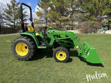 Main image John Deere 3032E