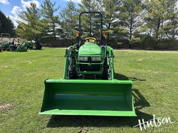 Image of John Deere 3032E equipment image 2