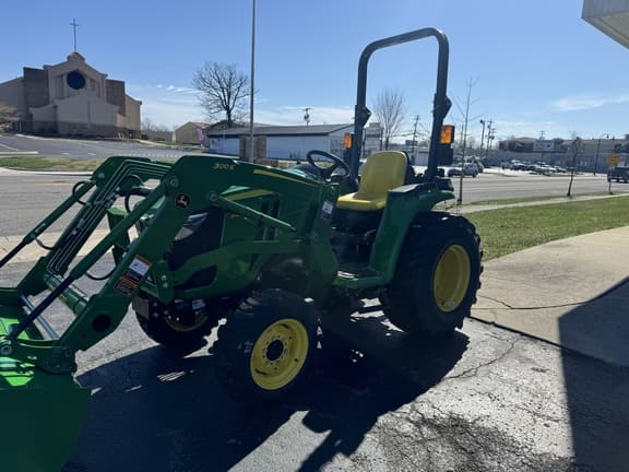 Image of John Deere 3032E equipment image 3