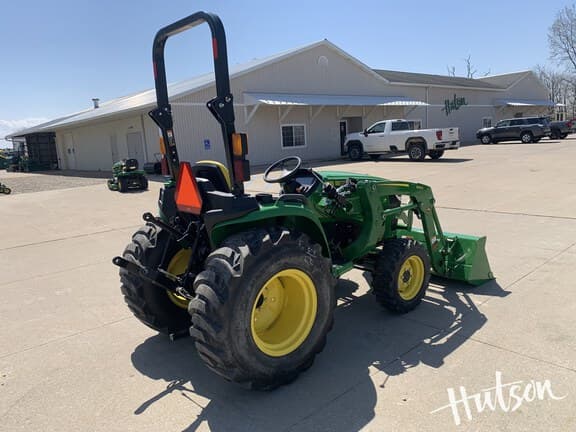 Image of John Deere 3032E equipment image 3