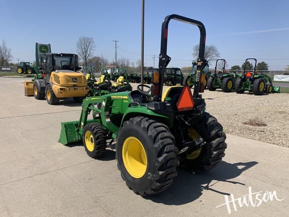 Image of John Deere 3032E equipment image 4