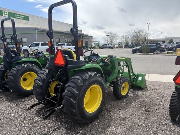 Image of John Deere 3032E equipment image 1