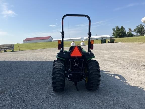 Image of John Deere 3032E equipment image 4