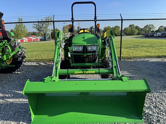 Image of John Deere 3032E equipment image 1