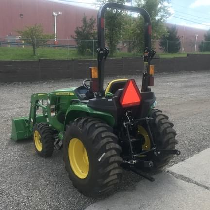 Image of John Deere 3032E equipment image 3