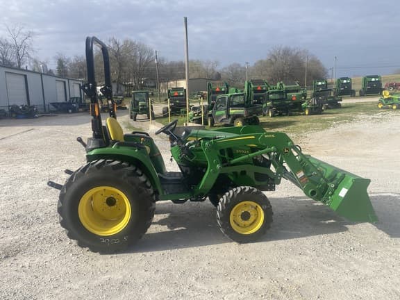 Image of John Deere 3032E equipment image 4