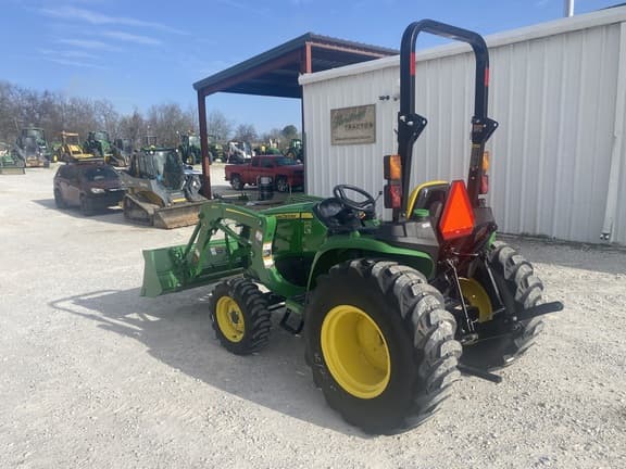 Image of John Deere 3032E equipment image 2
