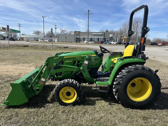 Image of John Deere 3032E equipment image 1