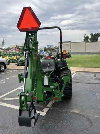 Image of John Deere 3032E equipment image 2