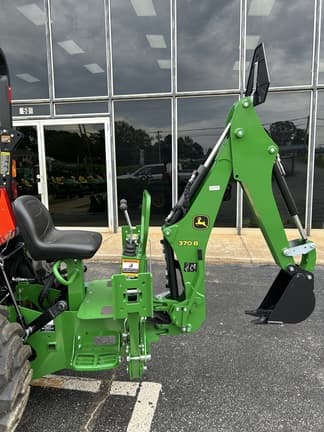 Image of John Deere 3032E equipment image 1