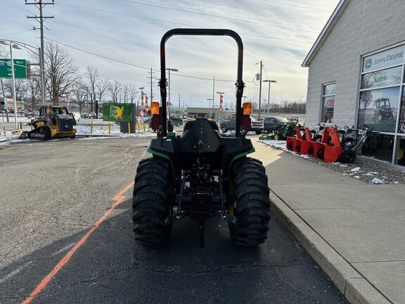Image of John Deere 3032E equipment image 3