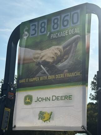 Image of John Deere 3032E equipment image 3