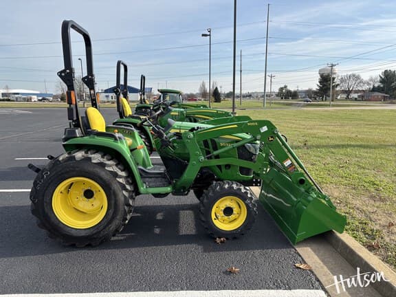 Image of John Deere 3032E equipment image 4