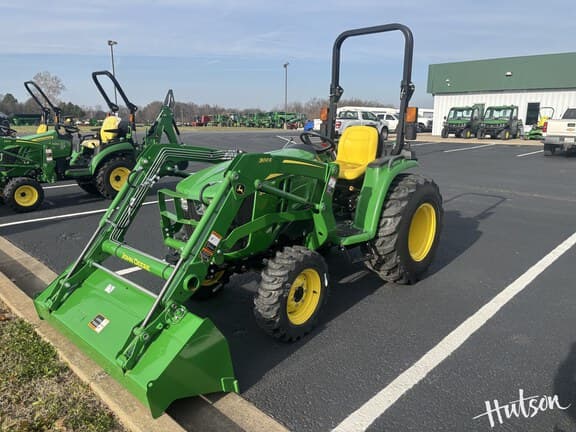 Image of John Deere 3032E equipment image 2