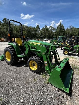 Image of John Deere 3032E equipment image 3