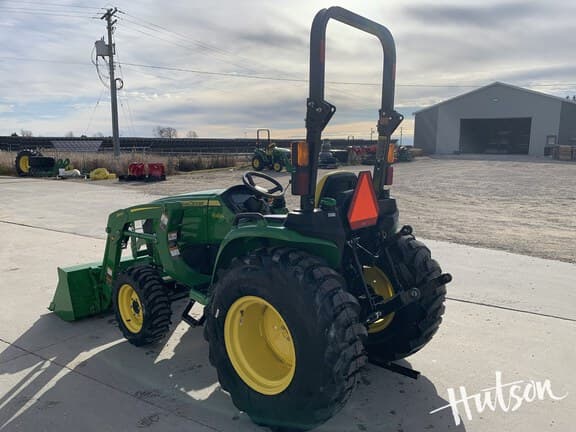 Image of John Deere 3032E equipment image 4