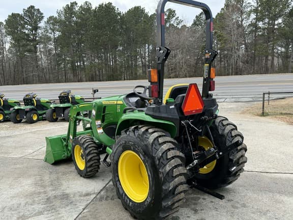 Image of John Deere 3032E equipment image 3