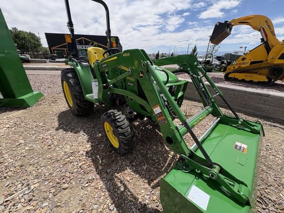 Image of John Deere 3032E equipment image 2
