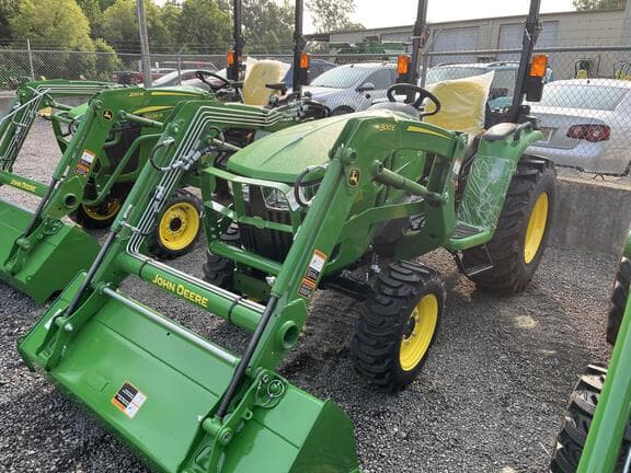Image of John Deere 3032E equipment image 1