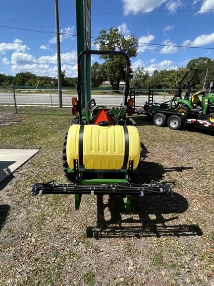 Image of John Deere 3032E equipment image 4