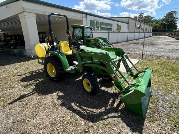 Image of John Deere 3032E equipment image 2