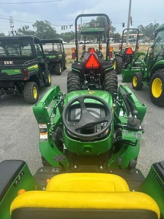 Image of John Deere 3032E equipment image 4