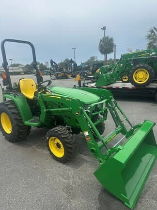 Image of John Deere 3032E equipment image 3