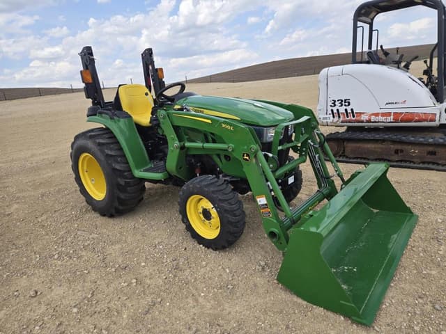 Image of John Deere 3032E equipment image 2
