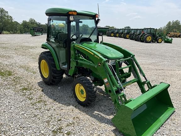 Image of John Deere 3033R equipment image 4