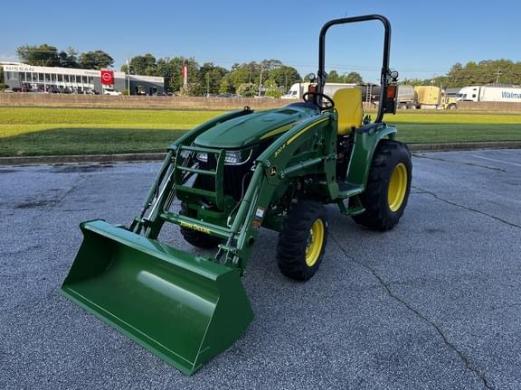 Image of John Deere 3033R equipment image 1