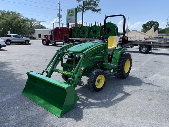 Image of John Deere 3033R equipment image 1