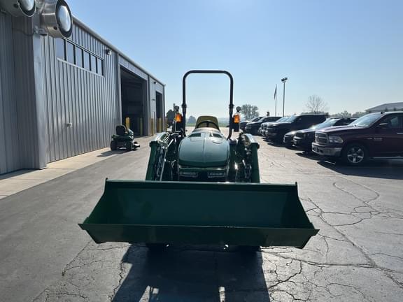 Image of John Deere 3033R equipment image 2