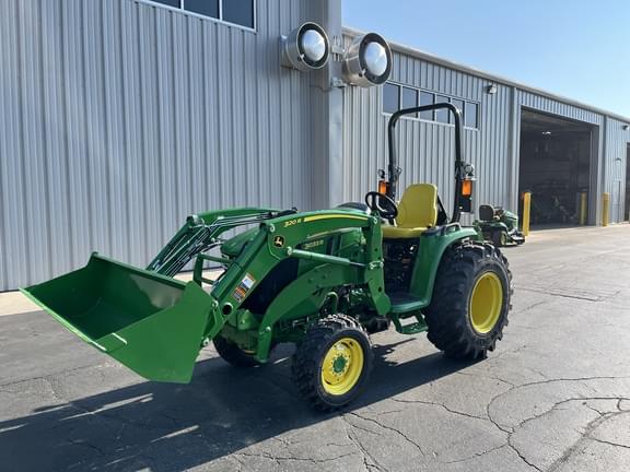 Image of John Deere 3033R equipment image 1