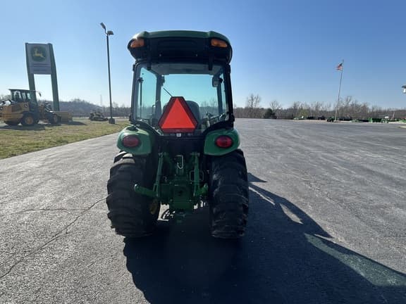 Image of John Deere 3033R equipment image 3