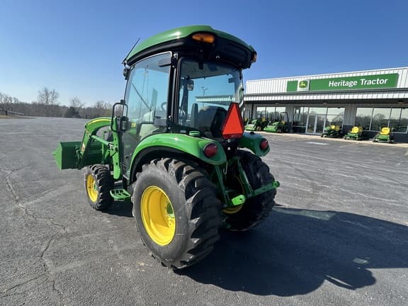 Image of John Deere 3033R equipment image 2