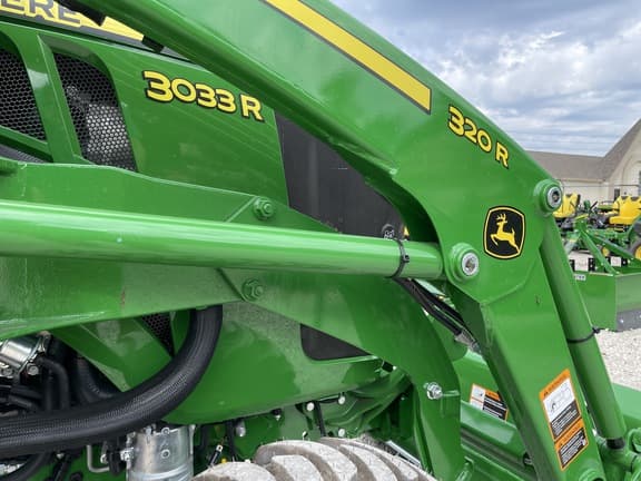 Image of John Deere 3033R equipment image 2