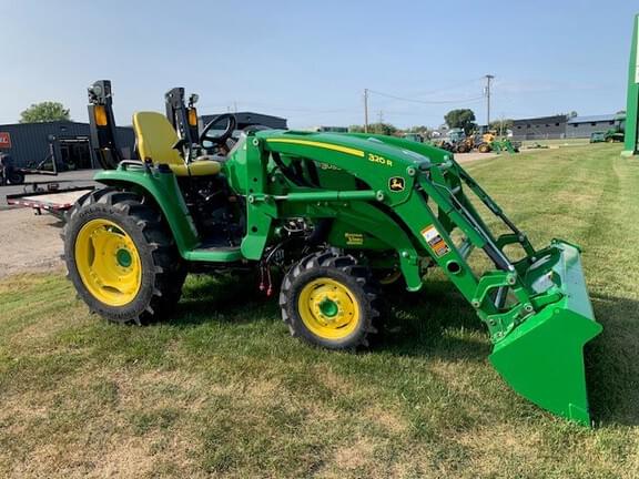 Image of John Deere 3033R Image 1