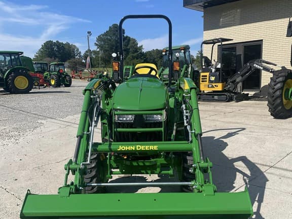 Image of John Deere 3033R equipment image 3