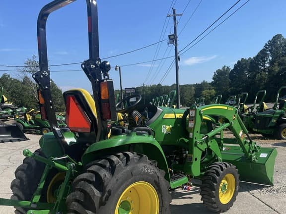 Image of John Deere 3033R equipment image 1