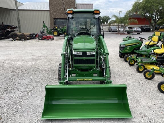 Image of John Deere 3033R equipment image 4