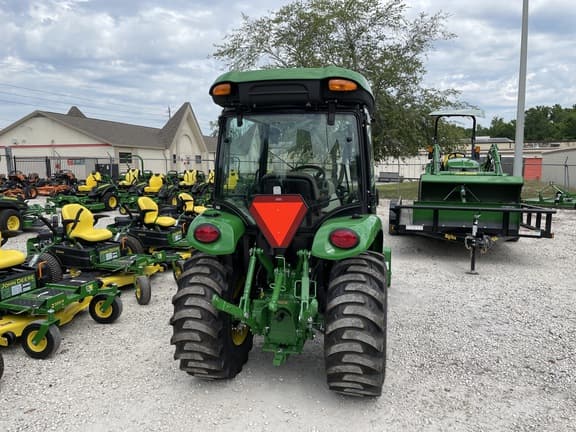 Image of John Deere 3033R equipment image 3