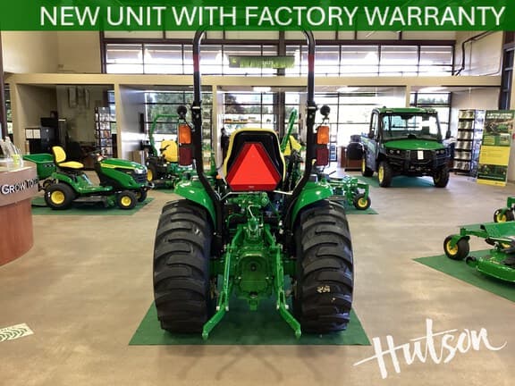 Image of John Deere 3033R equipment image 4