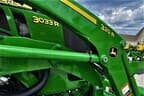 Image of John Deere 3033R equipment image 4