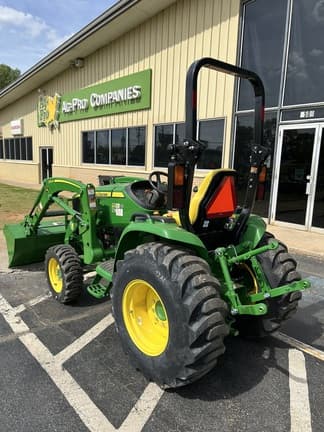 Image of John Deere 3033R equipment image 1