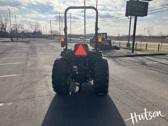 Image of John Deere 3038E equipment image 4